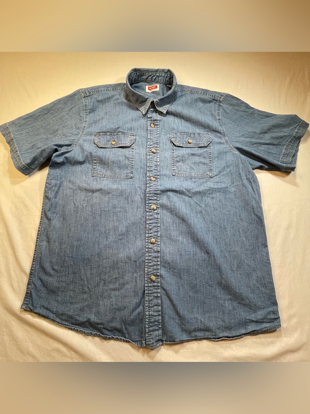 Wrangler Denim Shirt Men XL Blue Chambray Short Sleeve Button Up Casual Work